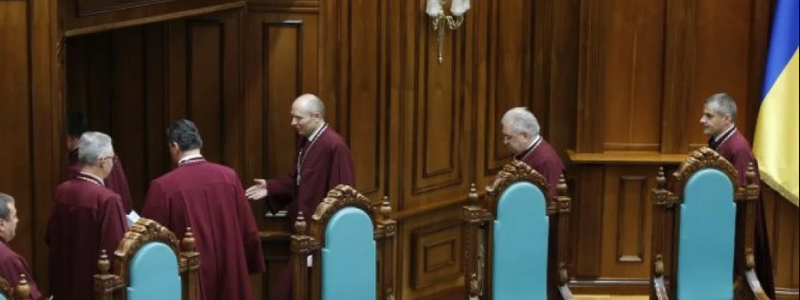 Мать убийцы Дарьи Лукьяненко отказалась от сына, роспуск Рады признали законным и музыкальный подарок от YouTube: ТОП новостей дня