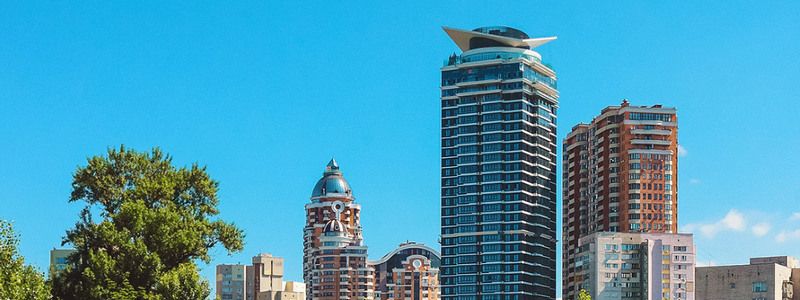 Где чаще можно увидеть небоскреб и каких домов больше всего в Киеве