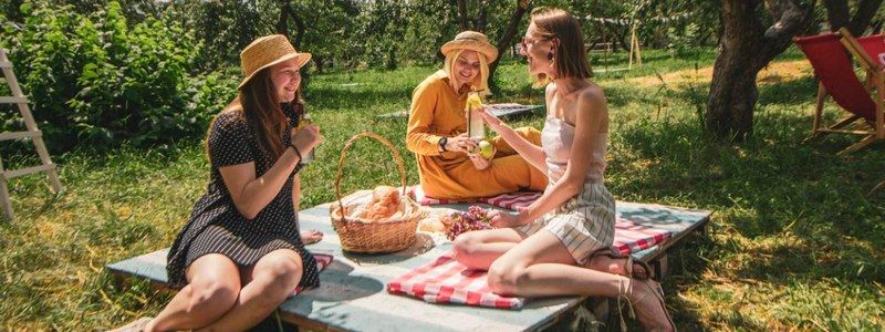 В Киеве открылось Insta-пространство "Пикник сад": где устроить фотосессию или романтический вечер