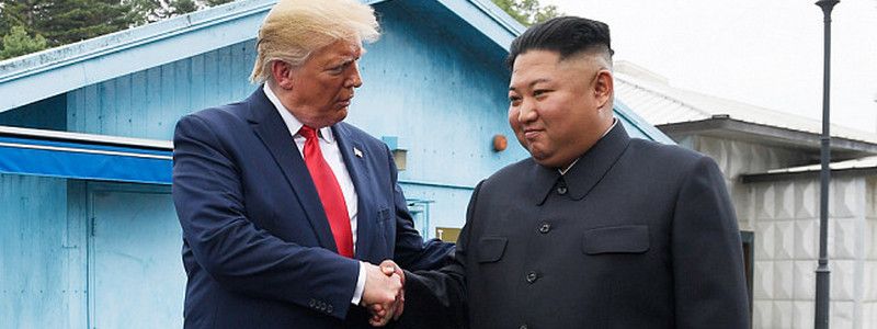 Pornhub подарил постоянному зрителю авто, Трамп приехал в Северную Корею, а под Херсоном повесилась 9-летняя: ТОП новостей дня