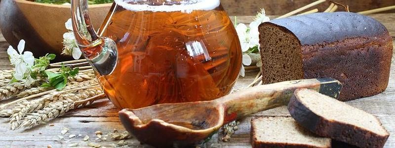 Квас - найпопулярніший напій літа: чи корисний він для здоров'я та як відрізнити його підробку