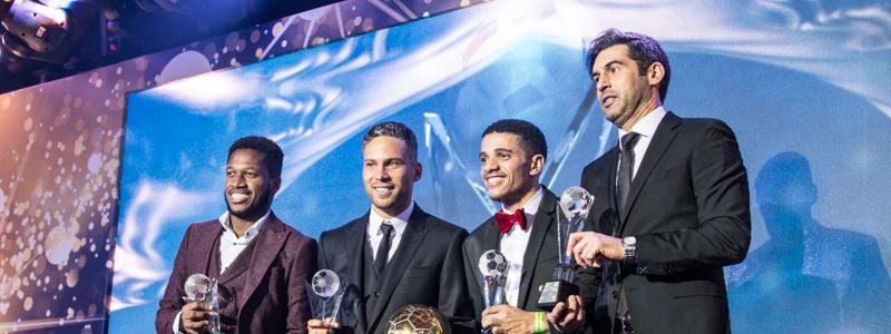 Вместо игровой формы - костюмы и галстуки: в Киеве прошла церемония "Футбольные звезды Украины-2017"