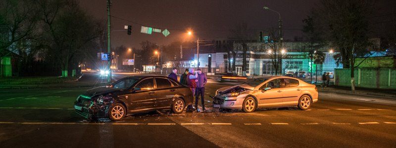 В Киеве водитель на еврономерах не уступил дорогу и остался без прав