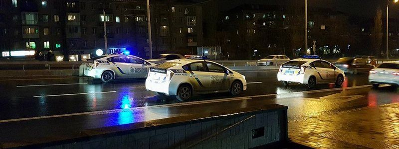 На Дружбы народов водители засмотрелись на сбитого пешехода и устроили еще две аварии