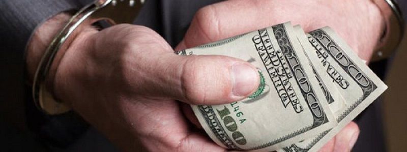 В аэропорту "Борисполь" голландец пытался провести друзей через границу за 2000 долларов