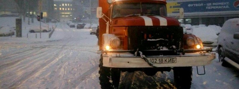 В Киеве расставили спасателей по особо опасным местам