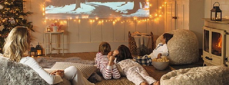 ТОП новогодних фильмов для тех, кому надоел "Один дома"
