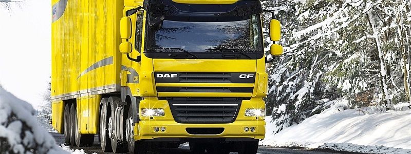 Погода бушует: под Киевом трассы перекрыты фурами