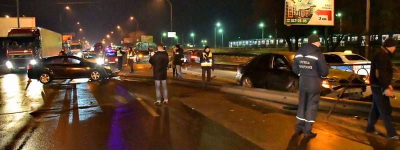 "Спасло чудо": в Киеве на Лесном отбойник насквозь пробил MG