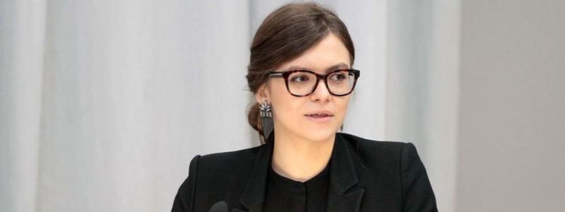 Уволена зам Авакова Деева, прославившаяся интимными фото