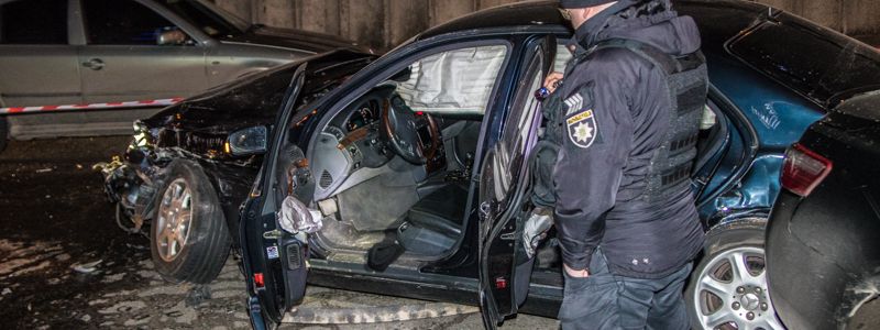 На Днепровской набережной полицейская погоня переросла в масштабное ДТП