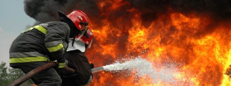 Пожар на Троещине отправил бездомного встречать Новый год в больнице