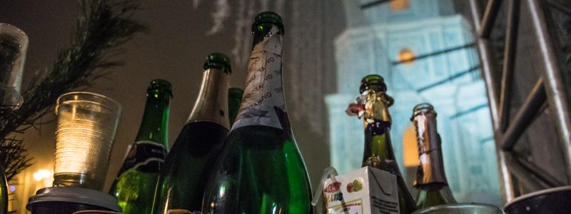 После новогодних гуляний Софийская площадь превратилась в свалку