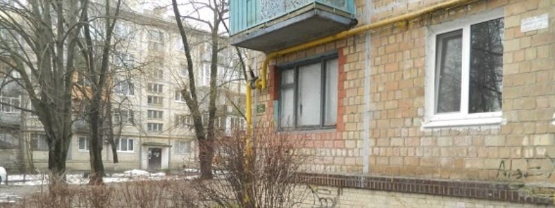 В Киеве решили сжечь квартиру вместе с телом убитого во время пьянки