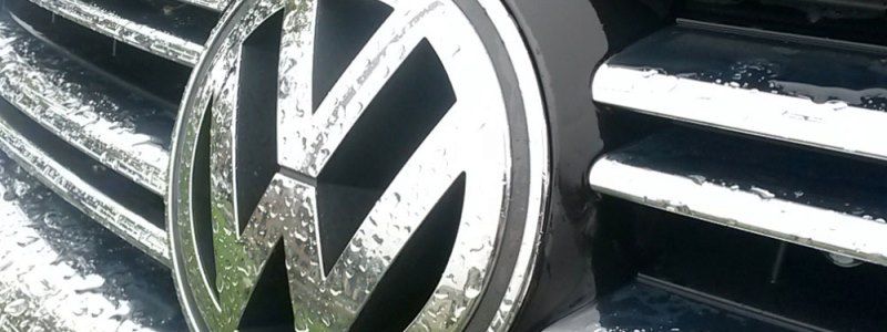 На Куреневке ночью за раз сгорели сразу три Volkswagen