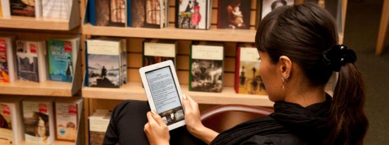 Смерть легендарного гитариста, дата конца света и новые вкусы Coca-Cola: ТОП новостей дня