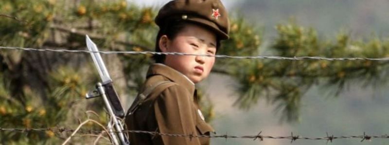 Побег из Южной Кореи в Северную, отмена парада на День Независимости и смертельное ДТП под Одессой: ТОП новостей дня