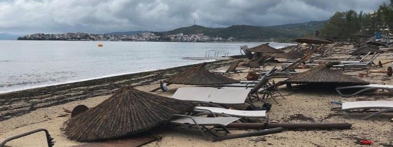 Массовое отравление детей в Одессе, телемост между Украиной и РФ и смертельный шторм в Греции : ТОП новостей дня