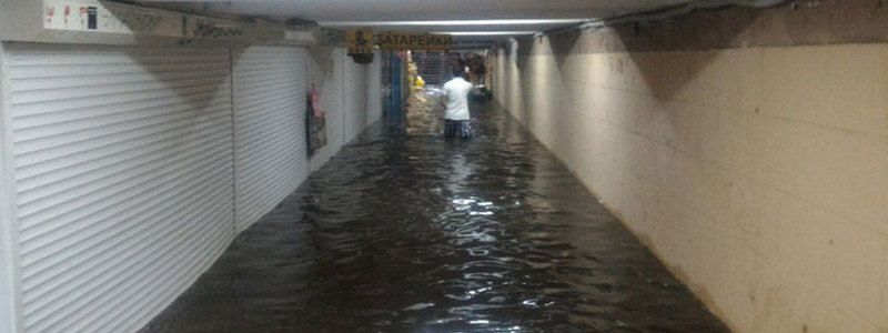 В Киеве из-за ливня коммунальщики работают в усиленном режиме: куда звонить в случае потопа