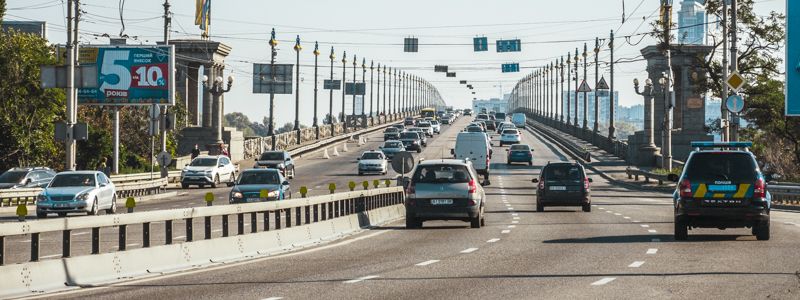 В Киеве частично перекроют съезд с моста Патона: схема