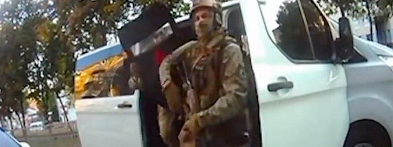 Задержание патрульных КОРДом в Днепре, масштабный митинг в Москве и смерть Романа Вирастюка: ТОП новостей дня