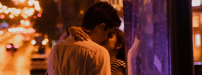 Завораживающий апокалипсис в Киеве: как выглядит грозовая ночная столица в каплях дождя