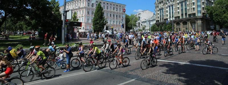 В Киеве вдоль Набережного шоссе появится веломагистраль: подробности