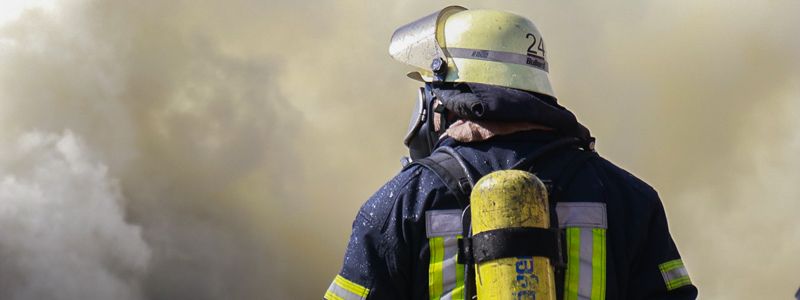 В Киеве на Шулявке пожарные спасли из огня кота