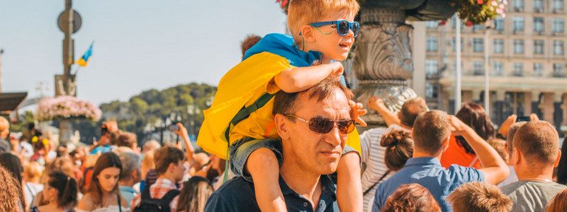 Встреча Зеленского и Нетаньяху, баржа с арбузами и День Независимости в Киеве: неделя в фото