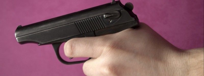 В Киеве мужчина выстрелил в соседа: почему и что ему грозит