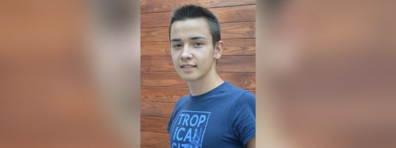 В Киеве ищут 15-летнего подростка в белой футболке