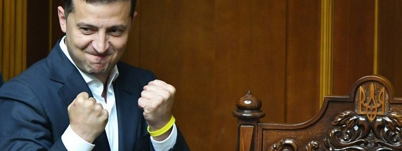 С депутатов сняли неприкосновенность: реакция соцсетей