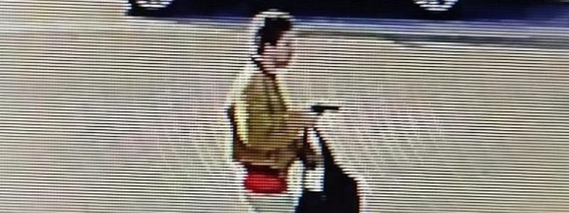 В Киеве пассажир троллейбуса устроил стрельбу, ранил двух мужчин и сбежал