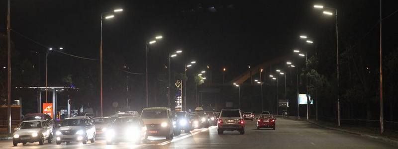 В Киеве Днепровская набережная засветилась по-новому: как это выглядит