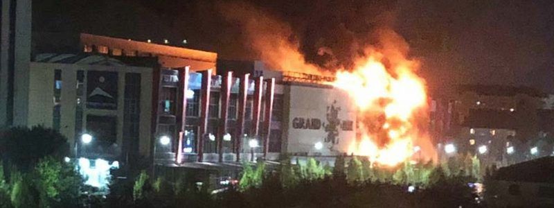 В Чечне горит торговый центр "Гранд парк", iOS 13 уже доступна для скачивания и дата встречи Зеленского и Трампа: ТОП новостей дня