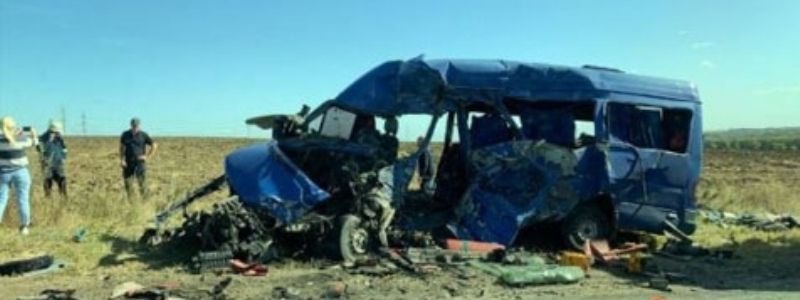 Под Одессой переполненная людьми маршрутка столкнулась с бензовозом: погибли 9 человек