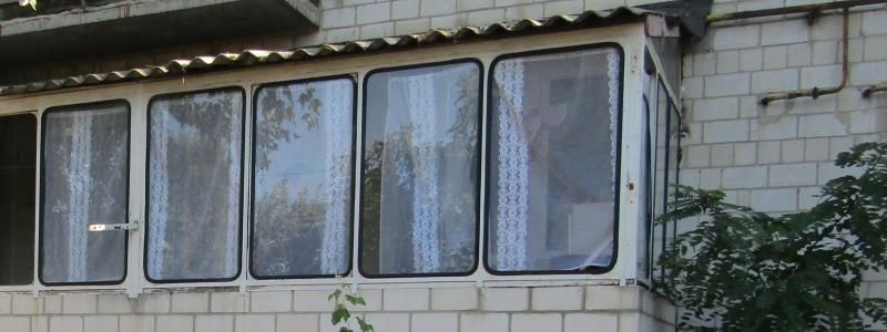 Под Киевом мужчину забили до смерти, пока его знакомая спала