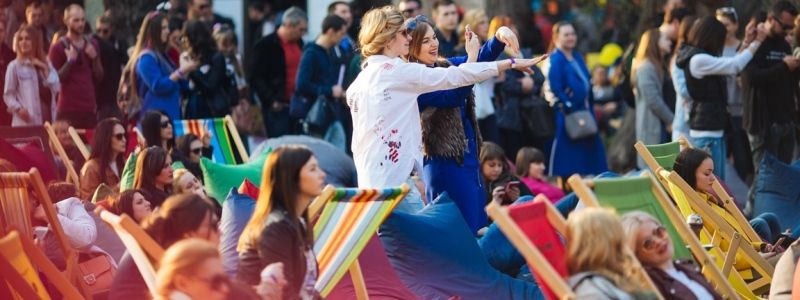 Куда пойти в Киеве на выходных: Old Car Land, фестиваль вина и концерт "Время и Стекло"