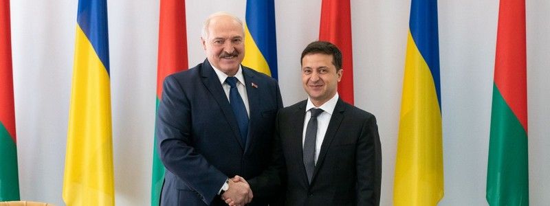 Встреча Зеленского и Лукашенко, авиакатастрофа под Львовом и новое приложение от Instagram: ТОП новостей дня