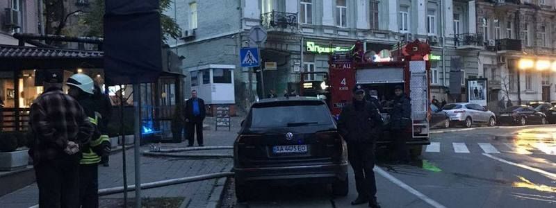 В Киеве на Шота Руставели загорелась стоматология