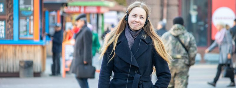 Замерзшая столица в лицах: как жители Киева проводят холодный понедельник