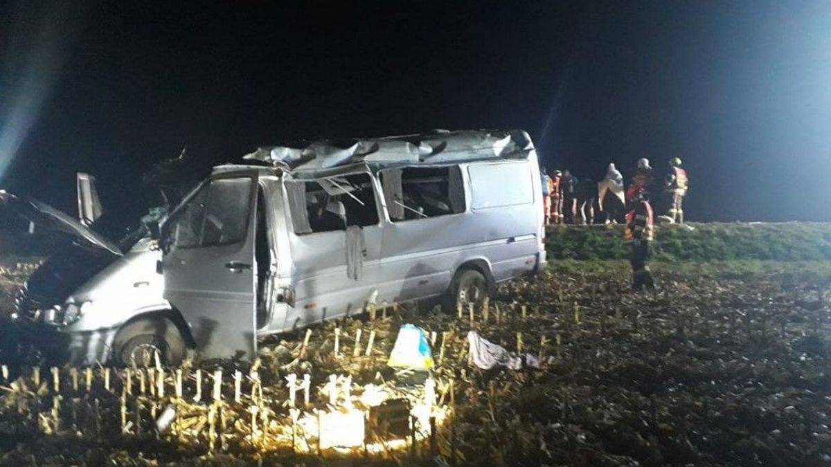 Авария с украинцами в Чехии, самый длительный перелет в истории и смерть годовалого ребенка от зерен граната: ТОП новостей дня