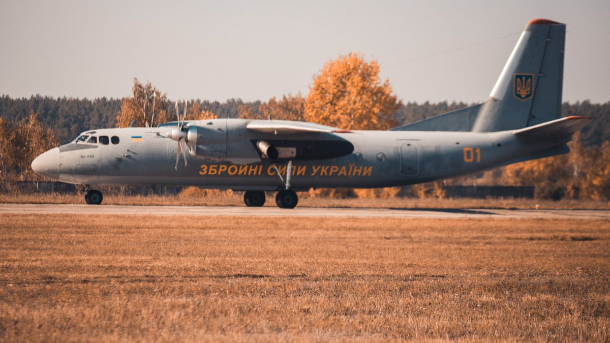 День защитника Украины, цветущие сакуры в октябре и день рождения Antonov: неделя в фото