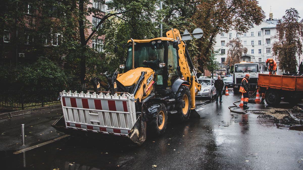 В Киеве на части улиц ограничили движение: схемы объезда
