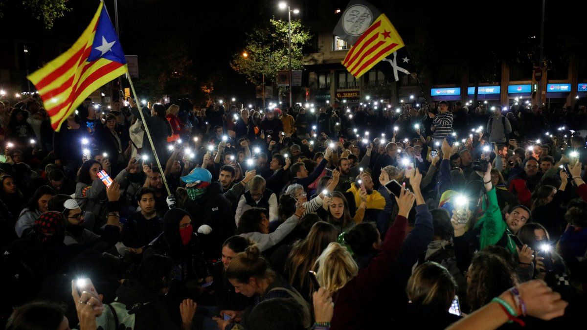 Реклама Puma в Киеве, Google "убивает" Chronicle и блокада дорог в Каталонии: ТОП новостей дня