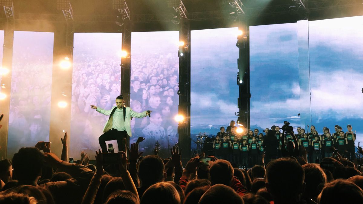 Совместная песня с хором мальчиков и анонс самого масштабного тура в истории группы: как в Киеве дважды выступили “Антитела”