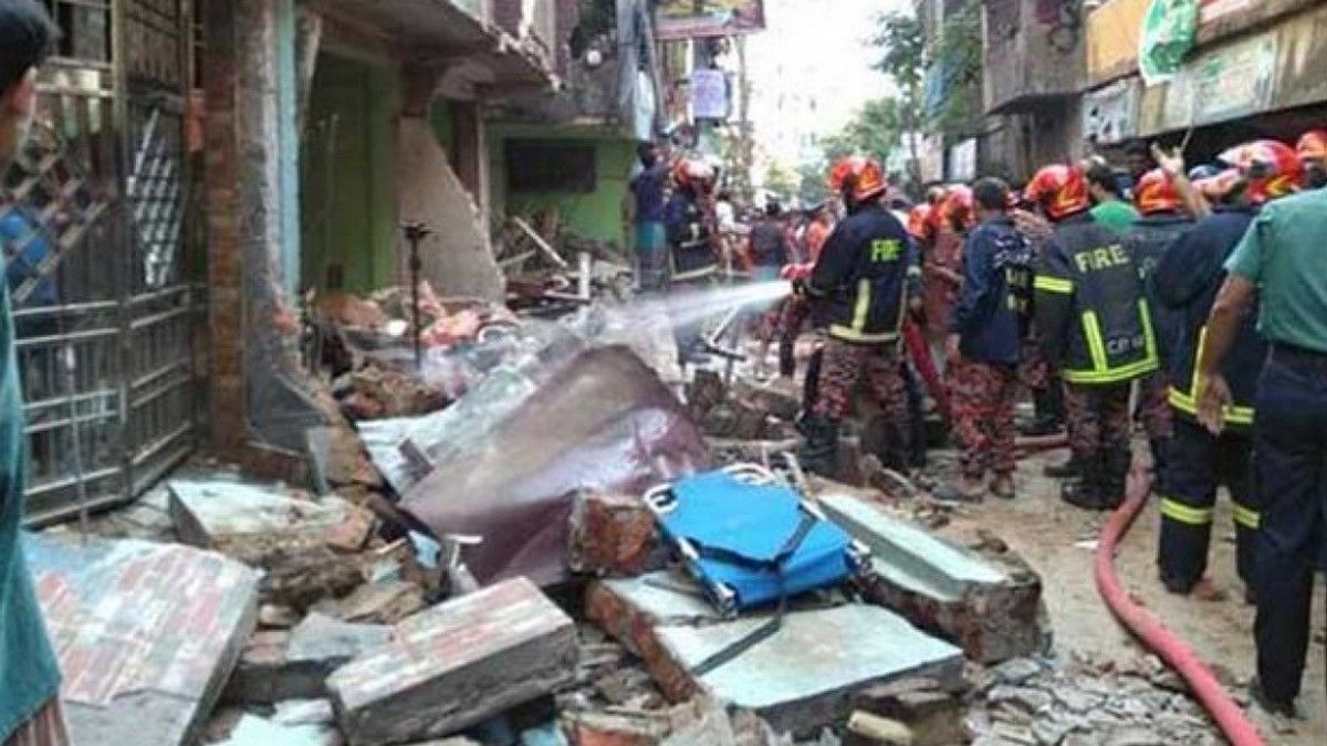 Взрыв газопровода в Бангладеше, снегопады в Австрии и Билл Гейтс вновь самый богатый человек: ТОП новостей дня