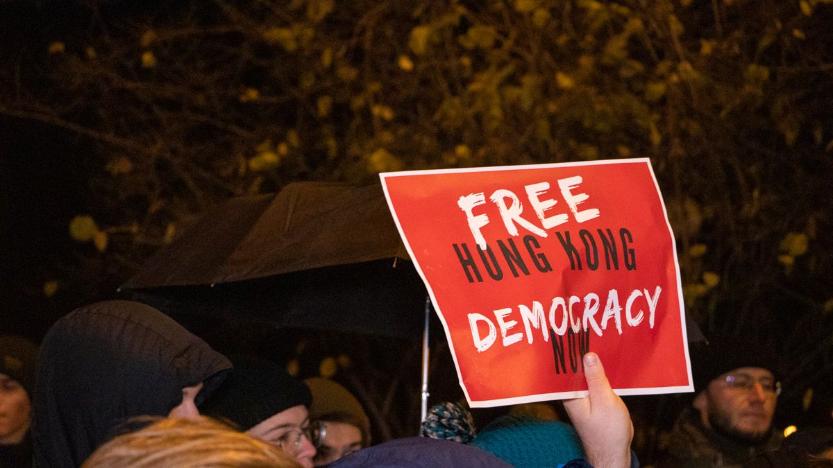 В Киеве возле посольства Китая сотня человек требовала освободить протестующих в Гонконге