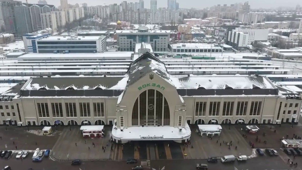 В Киеве эвакуируют людей из Центрального вокзала