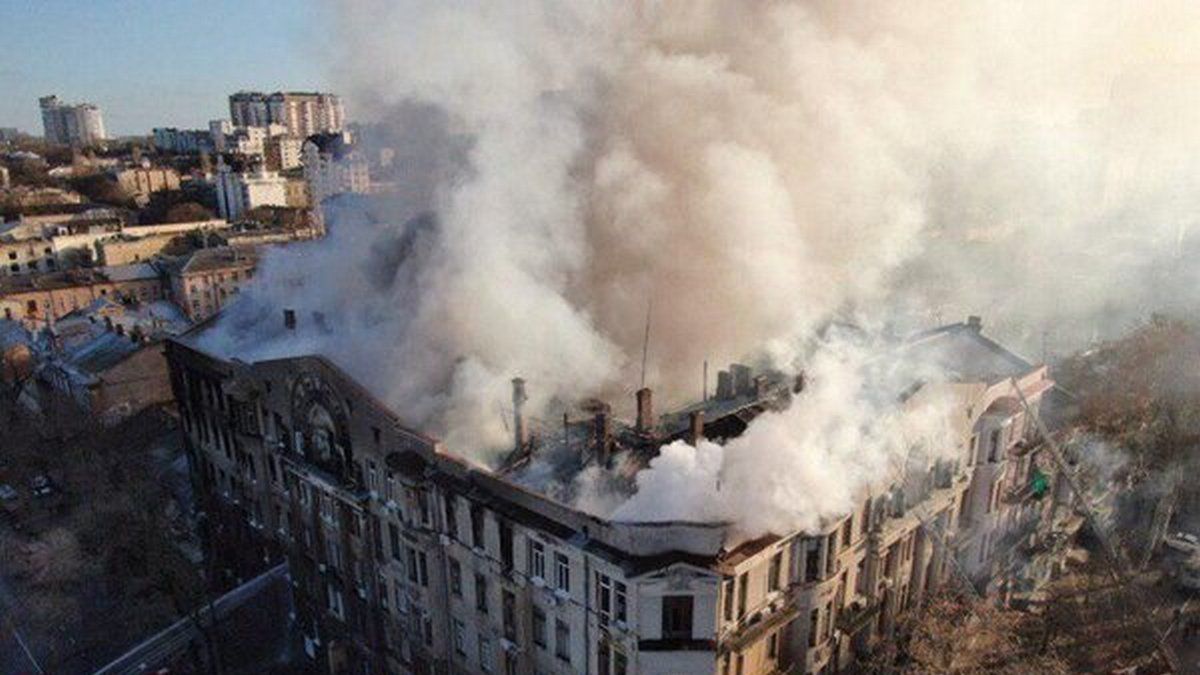 Количество жертв пожара в Одессе, флешмоб казахов с извинениями перед украинцами и смертельный взрыв в Словакии: ТОП новостей дня